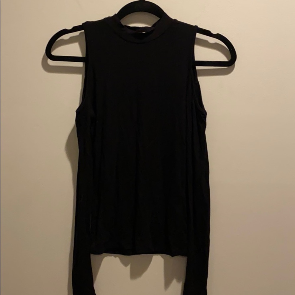 Mock Neck Shoulder Cut Out Longe Sleeve